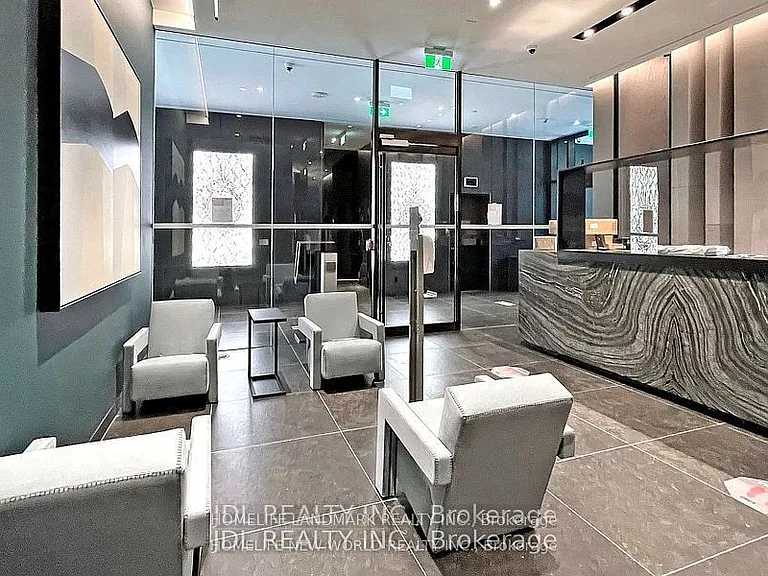 25 Richmond St E #408 — Photo 6