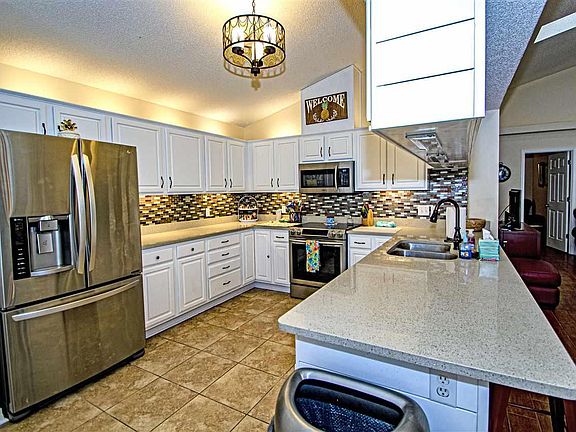 4th image of 3215 Silverleaf Dr