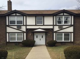 22960 N Apple Hill Ln APT 107, Lincolnshire, IL