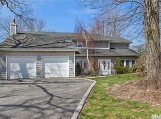 10 Oxford Dr, Port Jefferson Station, NY 11776