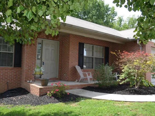 229 Merganser Ln, Maryville, TN 37801