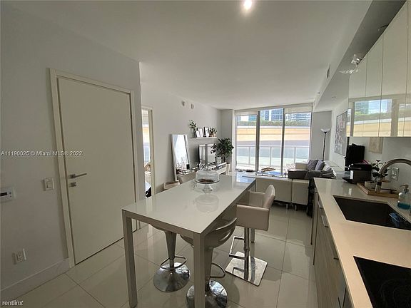 4th image of 1300 Brickell Bay Dr APT 1200