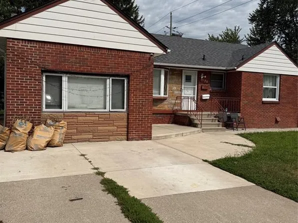 3190 Academy Dr, Windsor, ON N9E 2H4