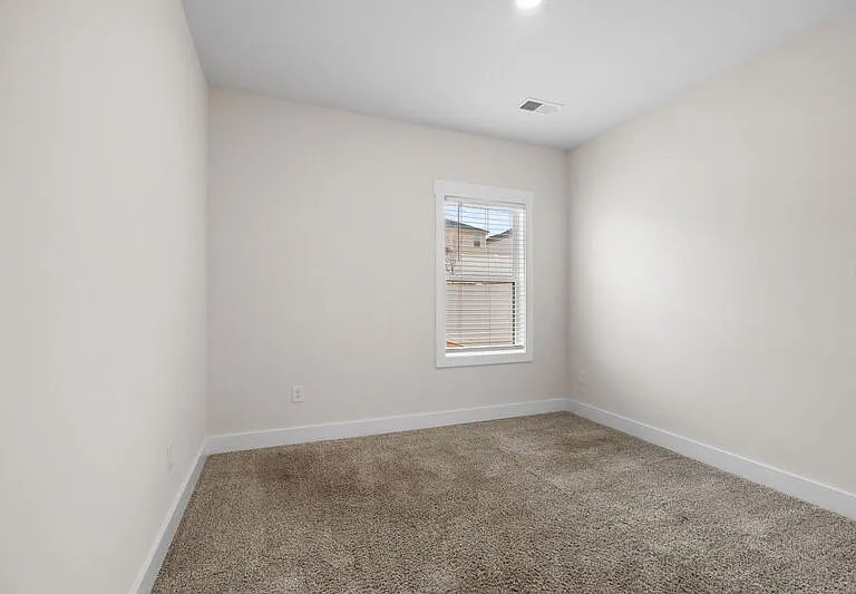 216 Pewter Cir — Photo 9