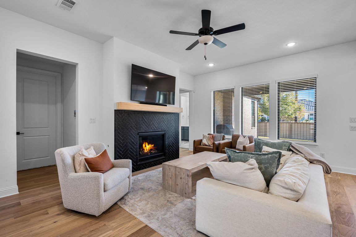 next background image