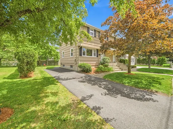 18 Bradford Rd Unit 18, Winchester, MA 01890