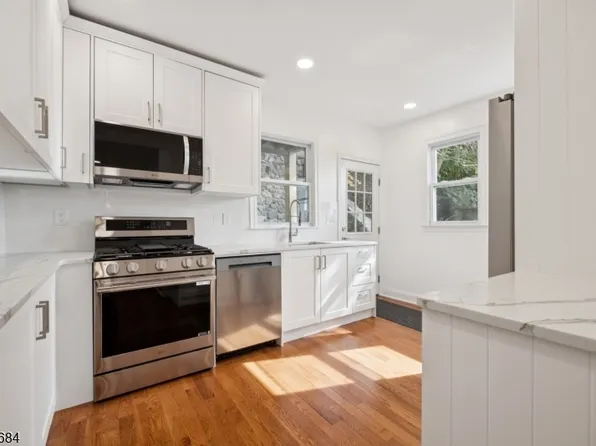 915 Main St #2R, Boonton, NJ 07005