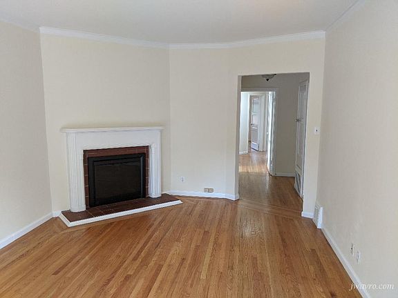5th image of 526 Wawona St