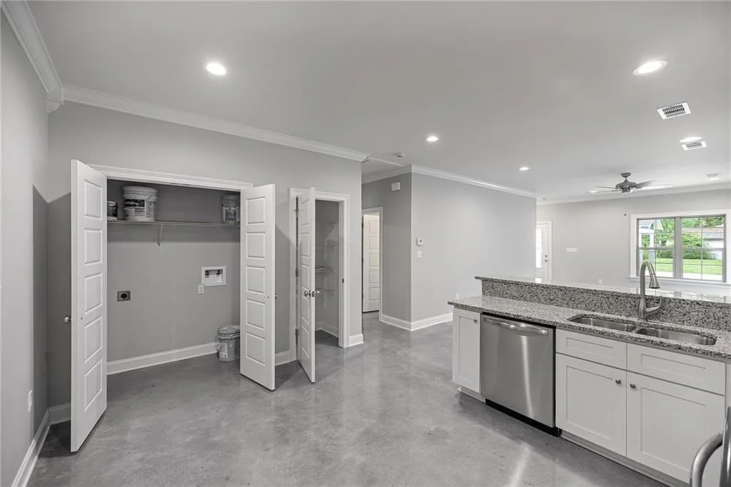 3 bed, 1300 sqft, $1,650 — Photo 4