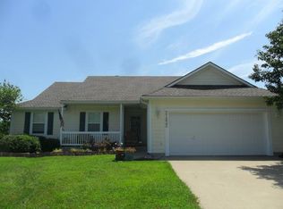 21832 Lincoln Ter, Spring Hill, KS 66083
