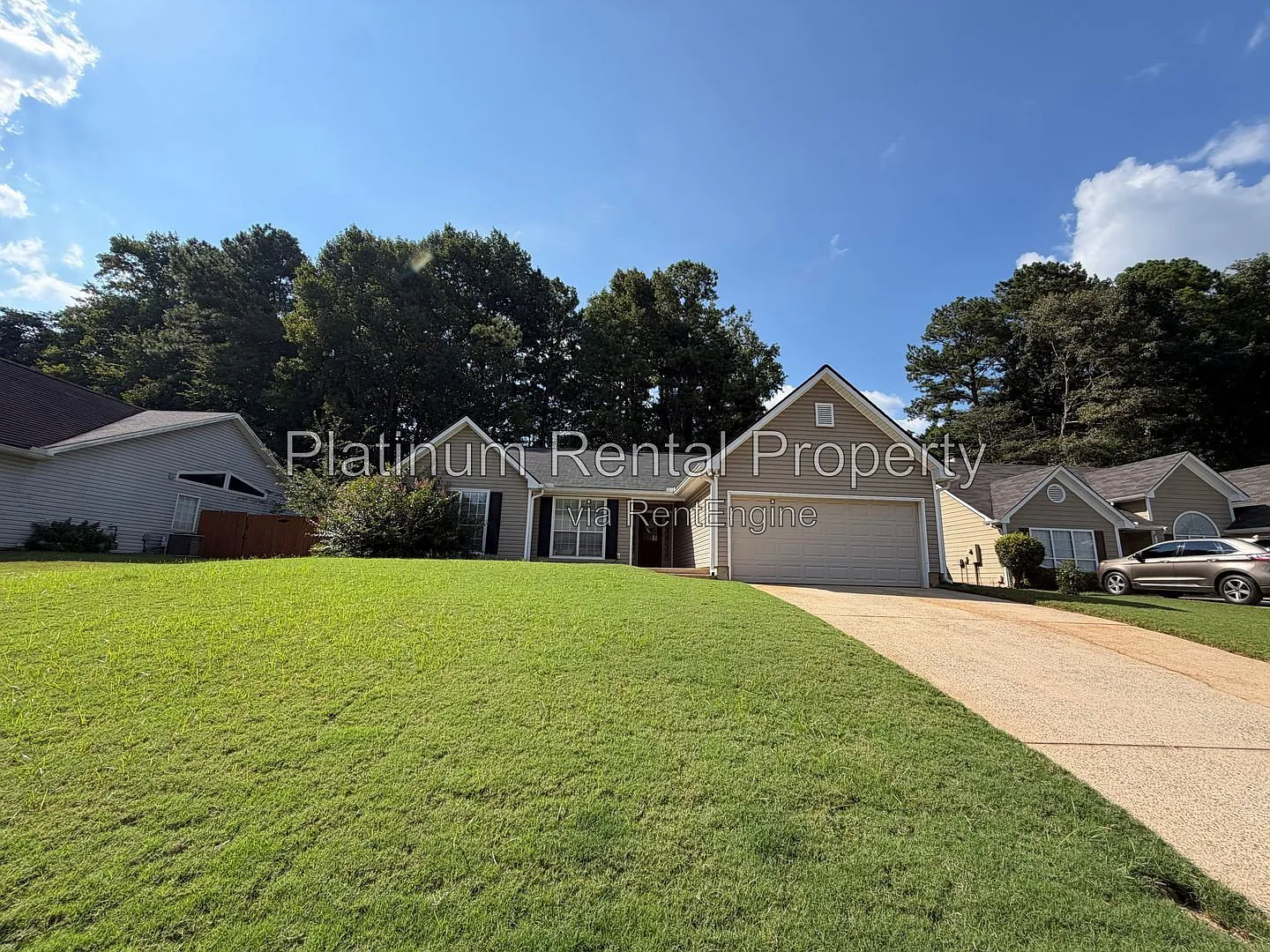 3 bed, 2.0 bath, 1460 sqft, $2,100 — Photo 3