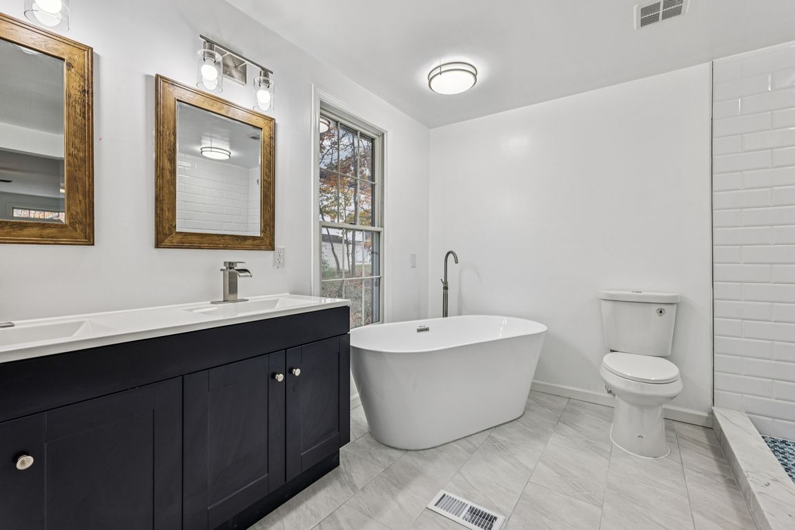 next background image