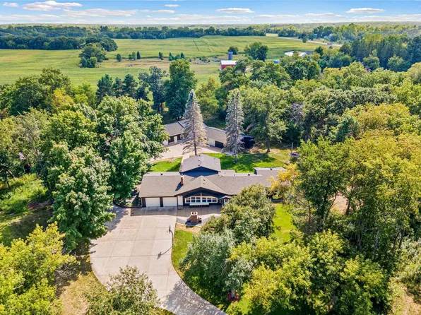 30155 Norway Dr NW, Cambridge, MN 55008