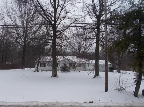 18490 Shaw Rd, Chagrin Falls, OH 44023