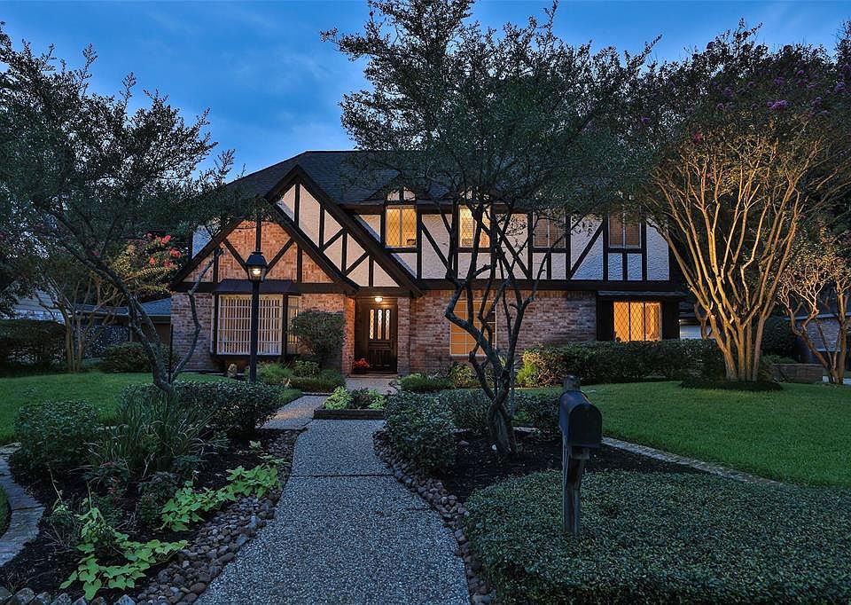 1st image of 8214 Vintage Creek Dr