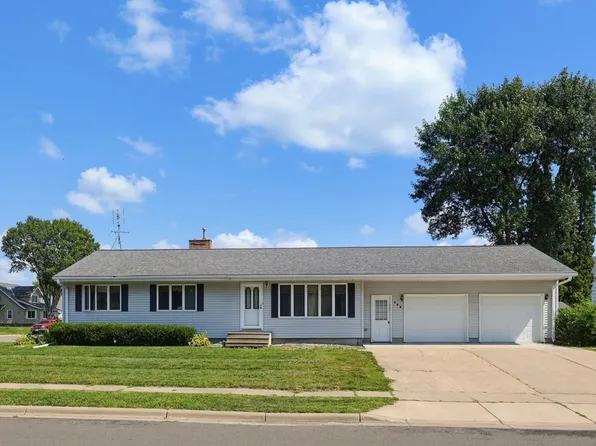 108 Park St N, Fairfax, MN 55332