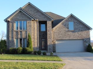 905 Cabernet Dr, Berea, KY 40403