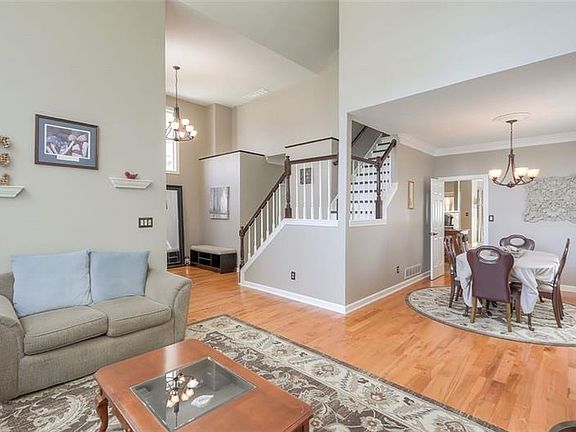 2nd image of 4936 Chalden Ln NE