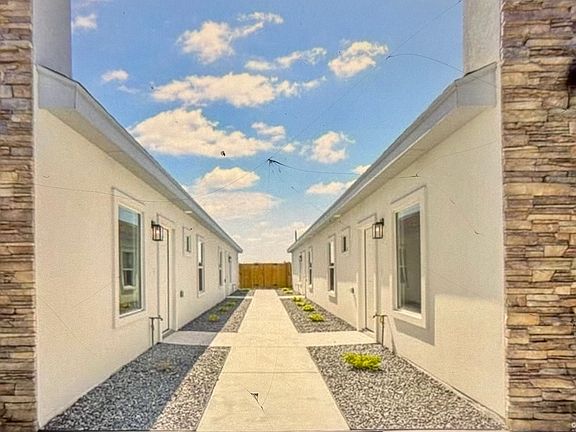 2nd image of 5813 Northwestern Ave #2
