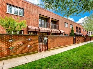 325 N Oak Park Ave #5, Oak Park, IL 60302