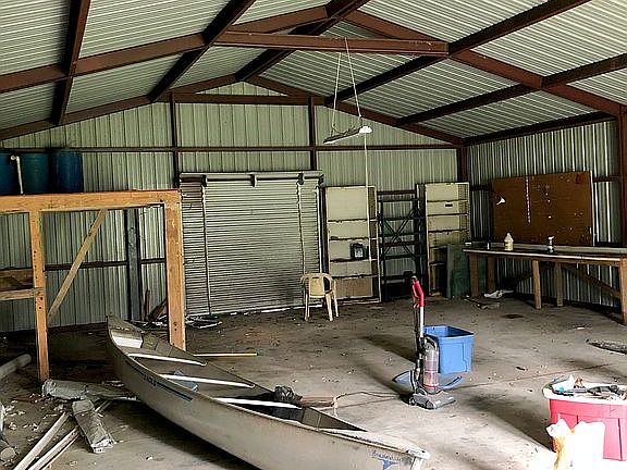Shop/garage measures 40x30