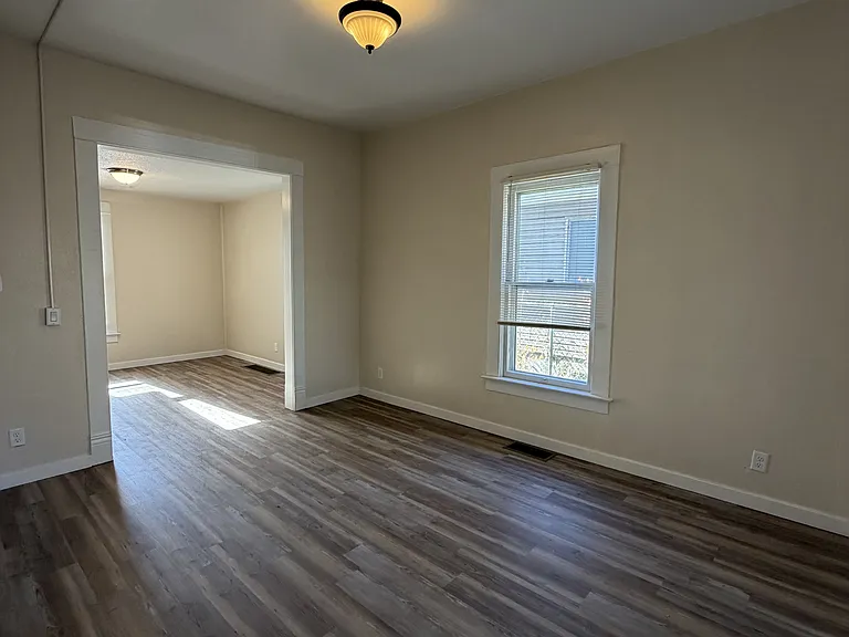 32 Custer Ave #1 — Photo 3