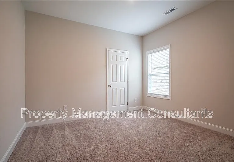 330 Creek Grove Ave — Photo 6