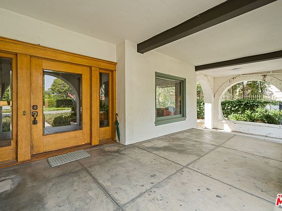 5th image of 801 N Rodeo Dr
