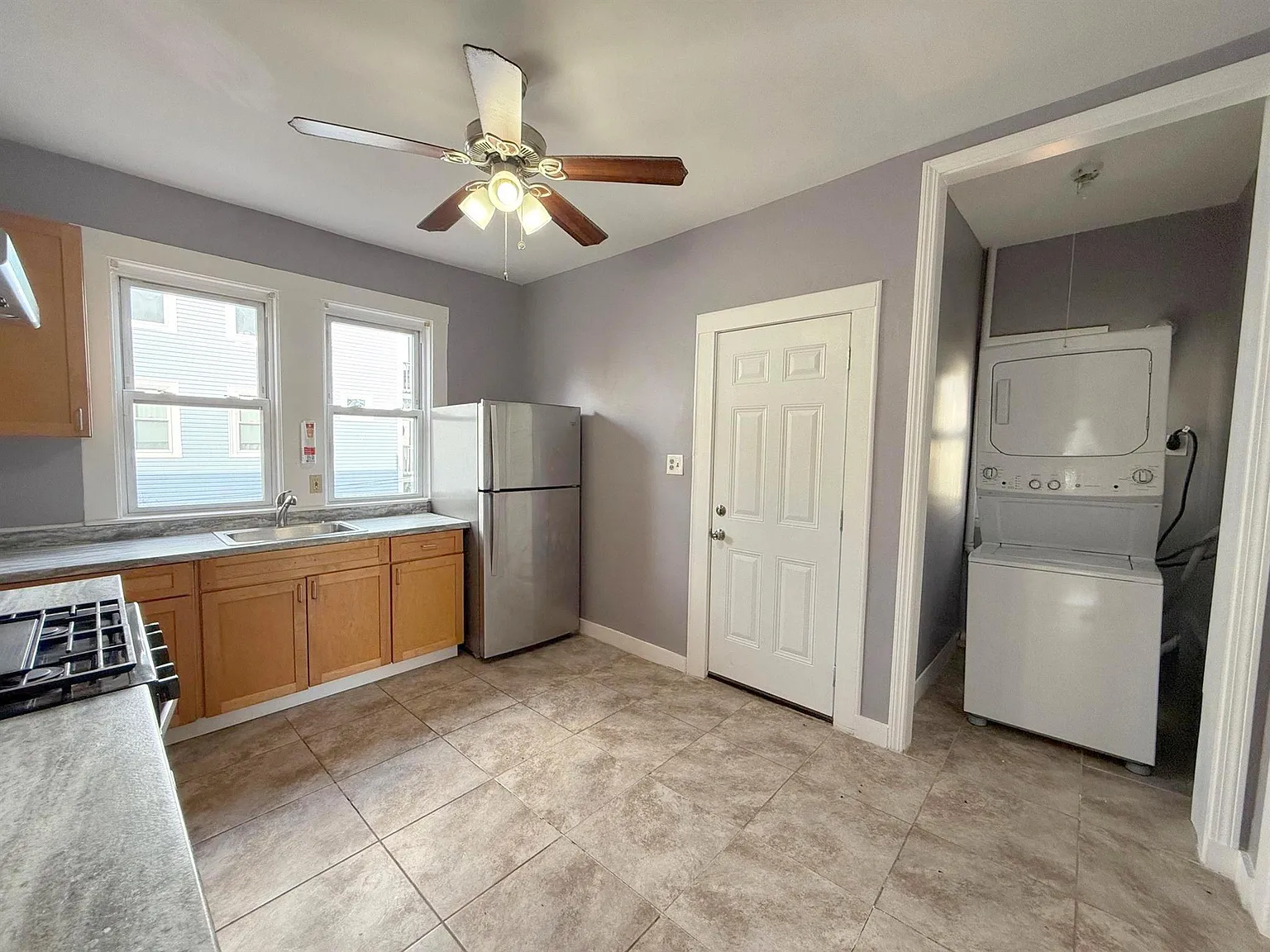 3 bed, 1200 sqft, $3,500 — Photo 3