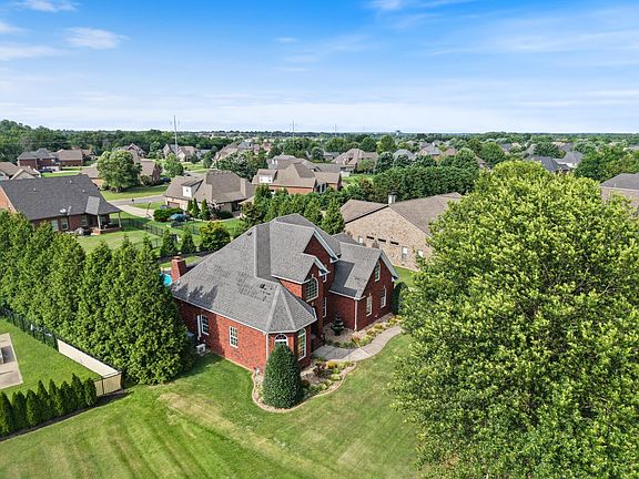 2nd image of 3220 Robinwood Dr