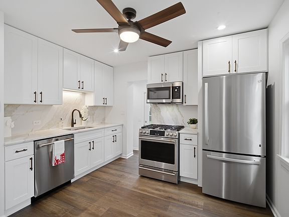 4th image of 1825 Beverly Pl