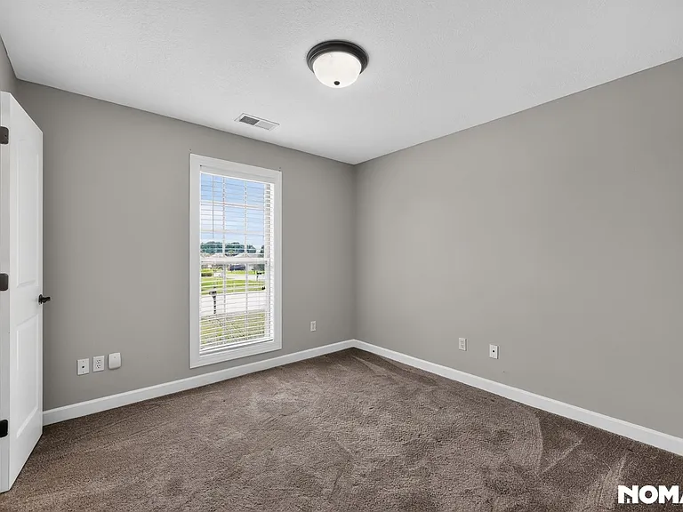 82 Grove Hill Ln — Photo 24