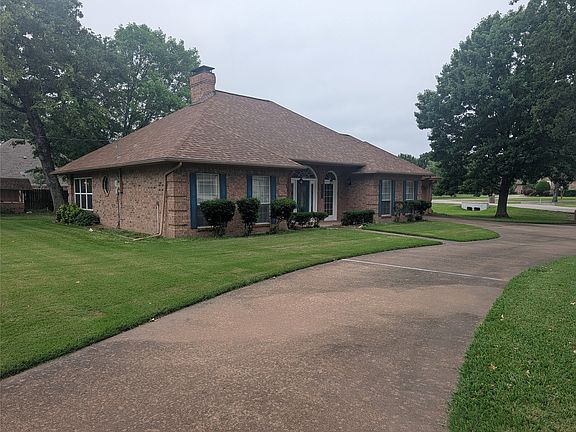 3rd image of 17909 Country Club Dr