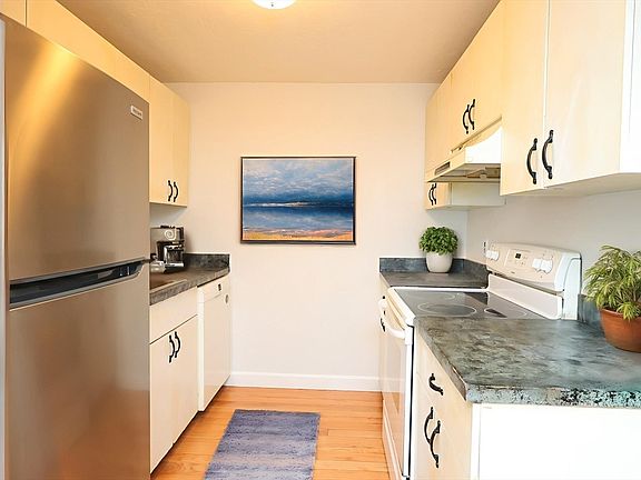 4th image of 25-25R Rockland St #6