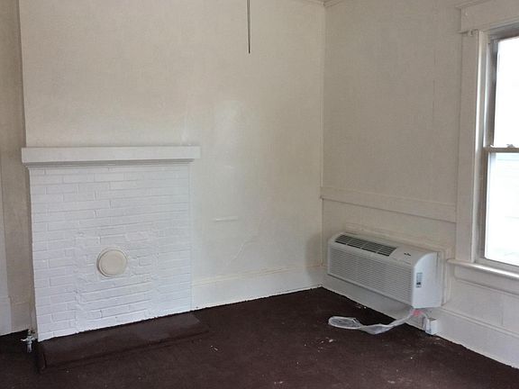 2nd image of 110 S Tillery St