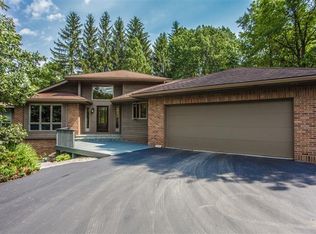 5591 Great Hawk Cir, Ann Arbor, MI 48105