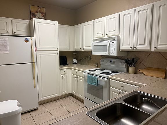 2nd image of 5163 Etta St