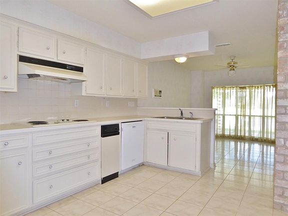 5th image of 2846 Lake View Dr