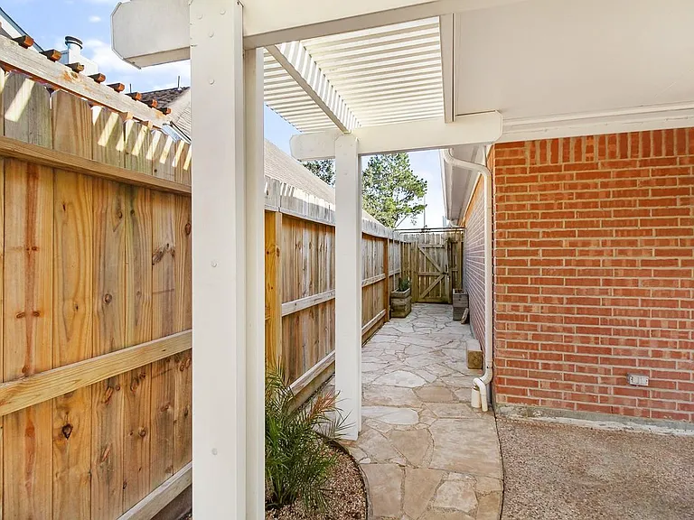 23122 Beech Canyon Dr — Photo 34