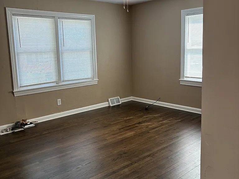 1022 Virginia Ave — Photo 8