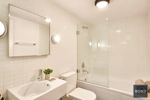 Rented by Bond New York | media 50