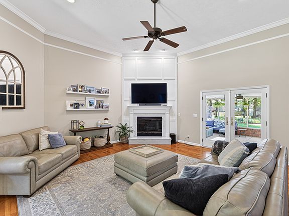4th image of 4143 Elizabeth Dr