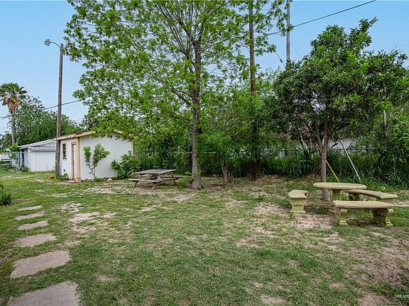 3rd image of 3918 N Los Ebanos Rd
