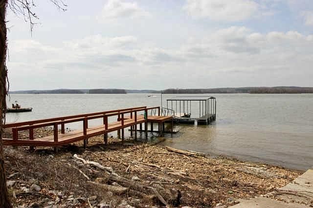 1st image of 630 Lakefront Dr