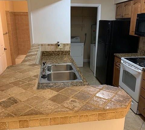 4th image of 3016 Parkway Blvd APT 106