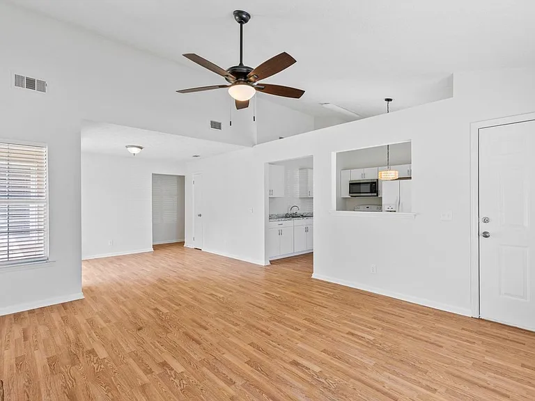 52 Woodcock Dr — Photo 8