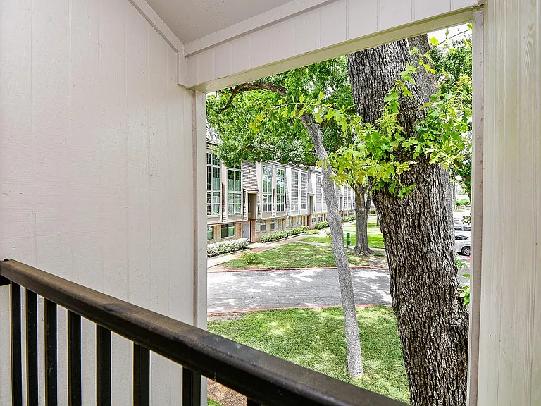 12633 Memorial Dr #114 — Photo 7