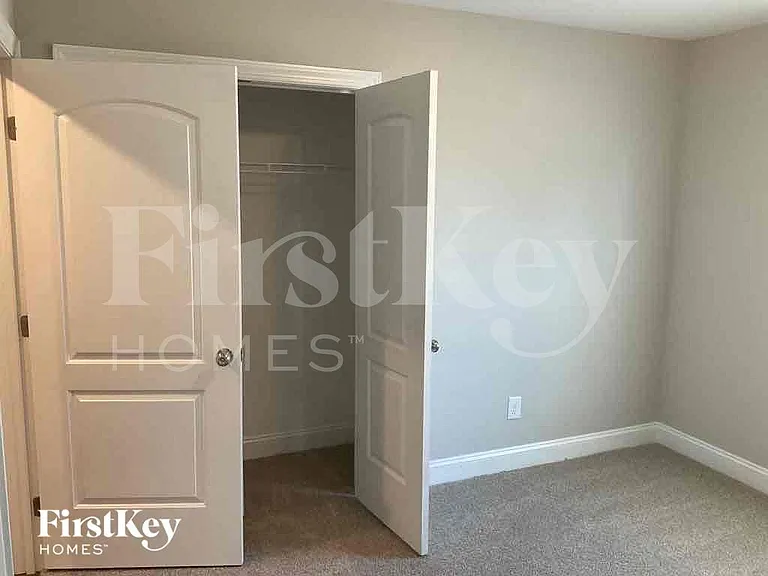 2047 Samantha Dr — Photo 18