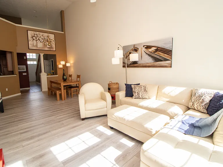 4977 Lake View Dr — Photo 3