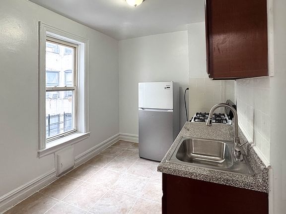 4th image of 367 96th St #34